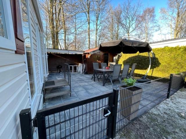 Chalet Kajuit 418 Op 5 Sterren Camping Bergumermeer Otel Suameer Dış mekan fotoğraf